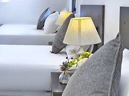 Commercial Hay Hotel