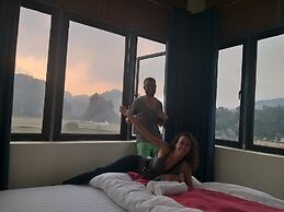 Hang Mua Central Homestay