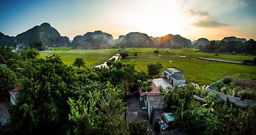 Hang Mua Central Homestay