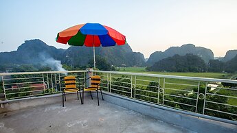 Hang Mua Central Homestay