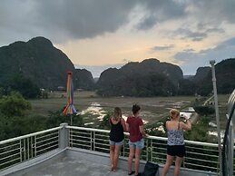 Hang Mua Central Homestay