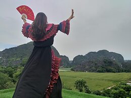 Hang Mua Central Homestay