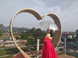 Hang Mua Central Homestay