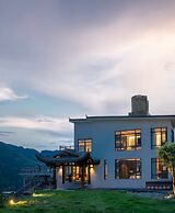 Zhangjiajie xinwu holiday house