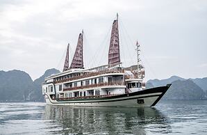 Heritage Line Ylang Cruise – Ha Long Bay & Lan Ha Bay