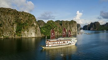 Heritage Line Ylang Cruise – Ha Long Bay & Lan Ha Bay