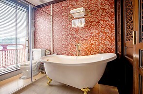 Heritage Line Ylang Cruise – Ha Long Bay & Lan Ha Bay