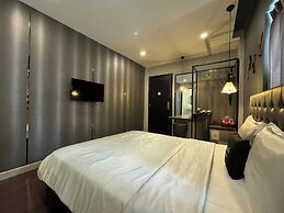 M&H Hotel