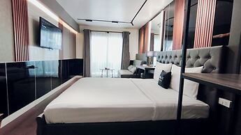 M&H Hotel