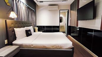 M&H Hotel