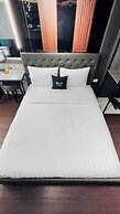 M&H Hotel