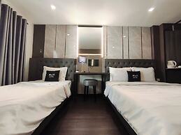 M&H Hotel