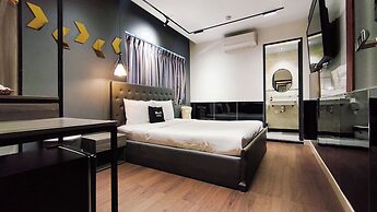 M&H Hotel