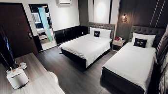 M&H Hotel