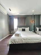 M&H Hotel