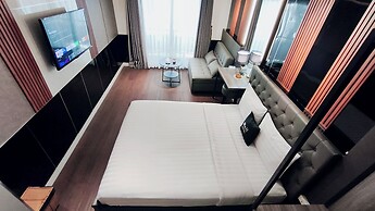 M&H Hotel