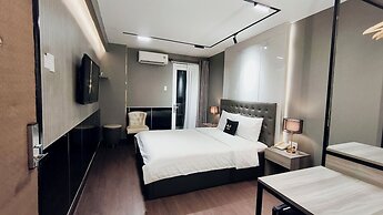 M&H Hotel