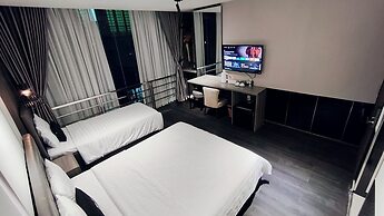 M&H Hotel