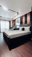 M&H Hotel
