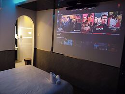 M&H Hotel