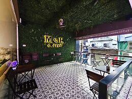 M&H Hotel