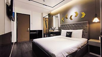 M&H Hotel