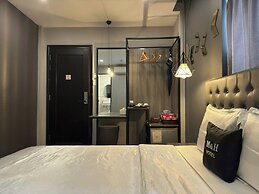M&H Hotel