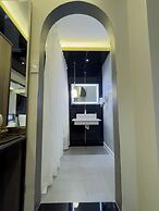 M&H Hotel