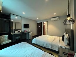 M&H Hotel