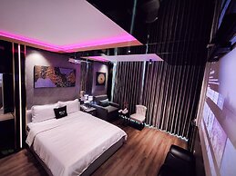 M&H Hotel