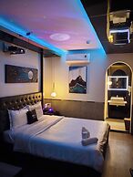 M&H Hotel