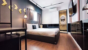 M&H Hotel