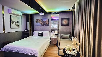 M&H Hotel