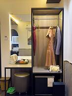 M&H Hotel