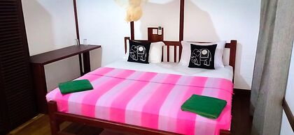 Fresco Lion Villa - Hostel