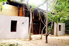 Fresco Lion Villa - Hostel