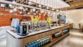 Zhangjiagang Suning Auraya Hotel