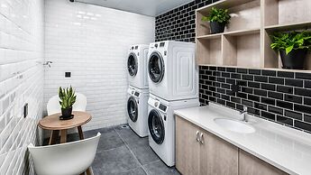 Zhangjiagang Suning Auraya Hotel