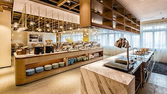 Zhangjiagang Suning Auraya Hotel