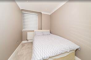 Newly Refurbished Flat Hyde Park London