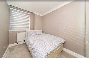 Newly Refurbished Flat Hyde Park London