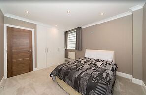 Newly Refurbished Flat Hyde Park London