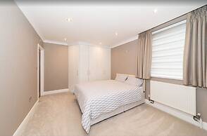 Newly Refurbished Flat Hyde Park London