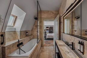 Mottl House by Adrez