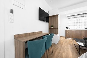 Penthouse Level 8 Nilie Hospitality MGMT