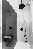 Penthouse Level 8 Nilie Hospitality MGMT