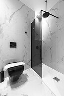 Penthouse Level 8 Nilie Hospitality MGMT