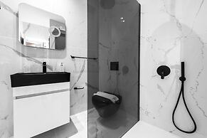 Penthouse Level 8 Nilie Hospitality MGMT