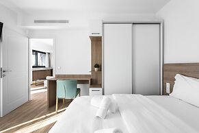 Penthouse Level 8 Nilie Hospitality MGMT