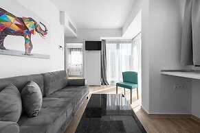 Penthouse Level 8 Nilie Hospitality MGMT